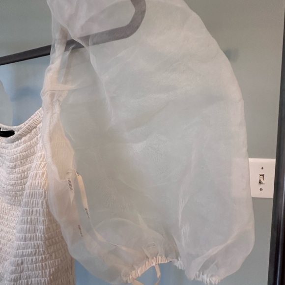 Forever 21 Puffy Mesh Sleeve Top - Picture 2 of 5